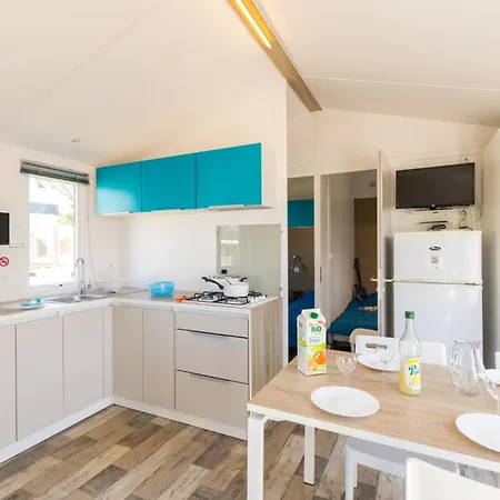 Les Carolins - 4 Etoiles Κάμπινγκ