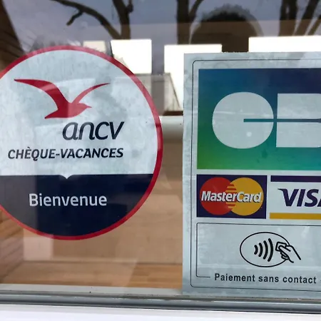 Κάμπινγκ Les Carolins - 4 Etoiles