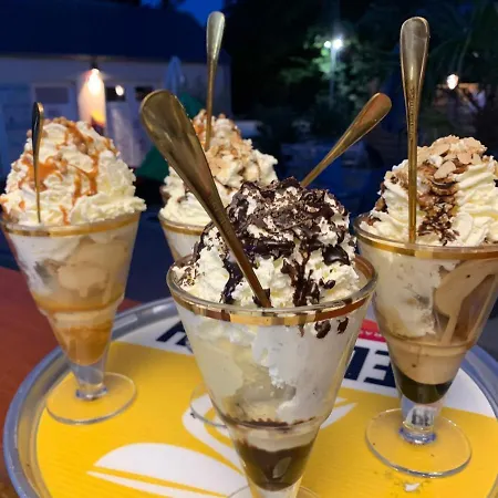 Les Carolins - 4 Etoiles Κάμπινγκ