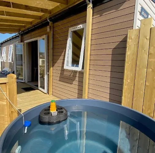 Campingplads Les Carolins - 4 Etoiles