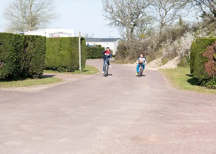 Les Carolins - 4 Etoiles Campingplads Saint-Lo-d'Ourville