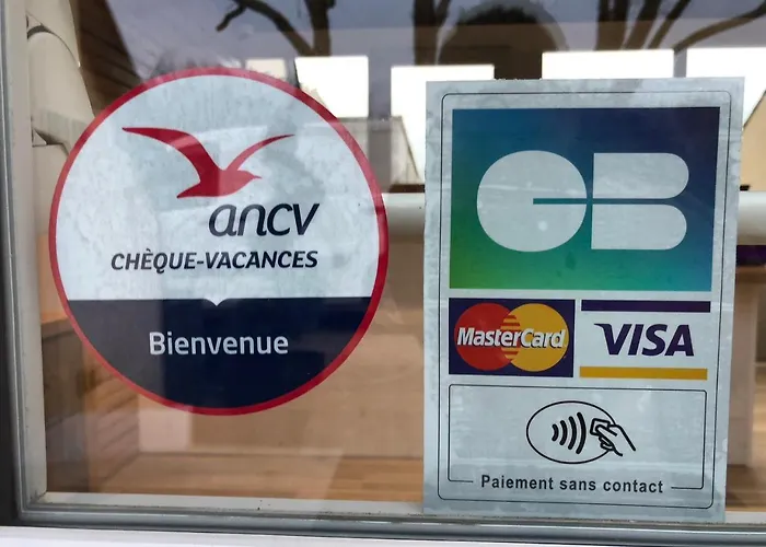 Campingplads Les Carolins - 4 Etoiles