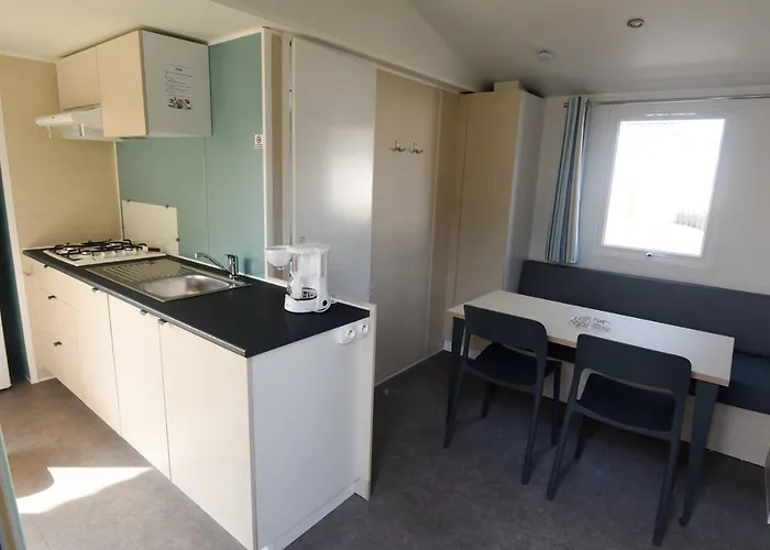 Les Carolins - 4 Etoiles Campingplatz 3*